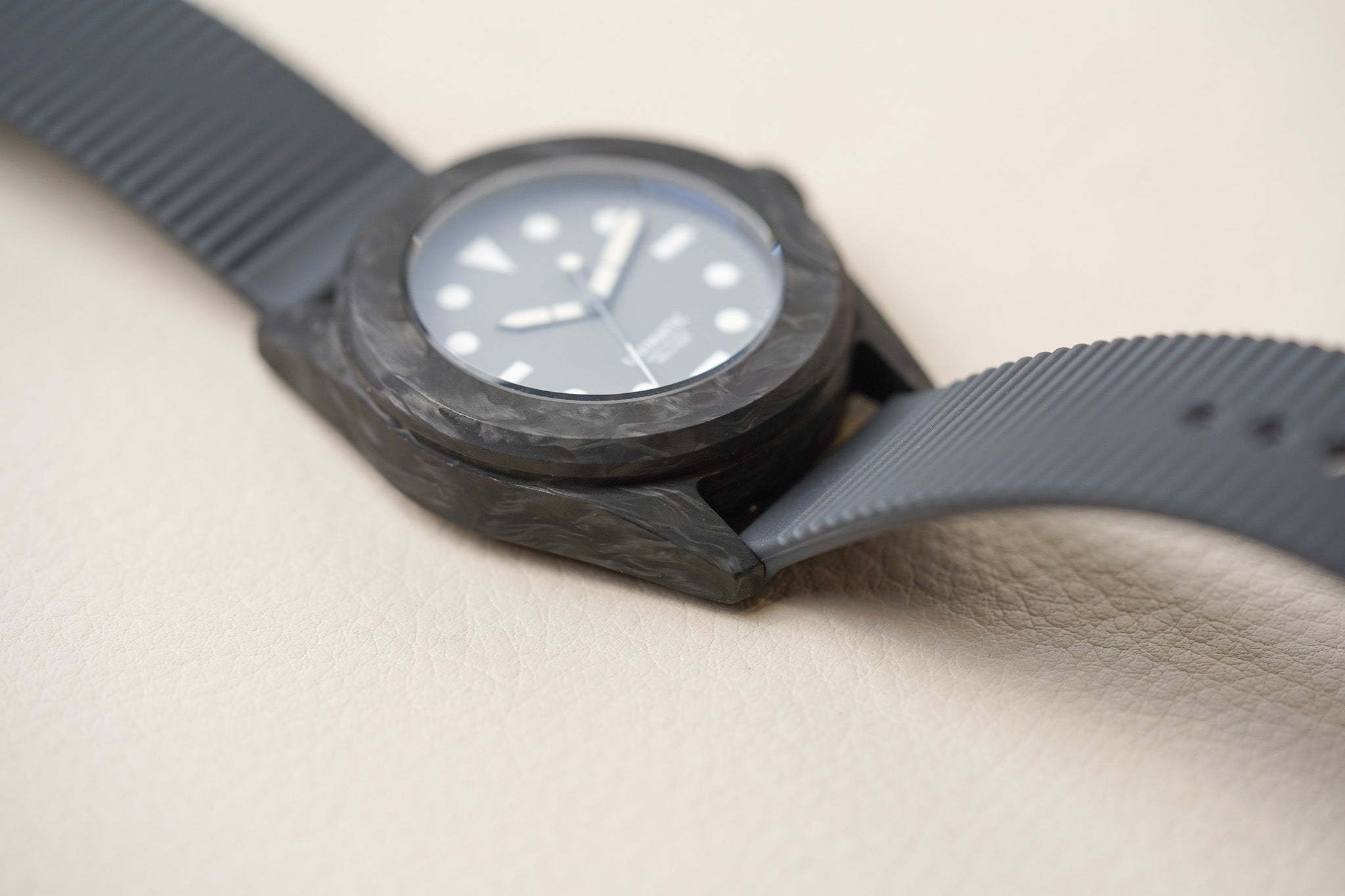 Unimatic x Hodinkee Modello Quattro Carbon U4S-C-H