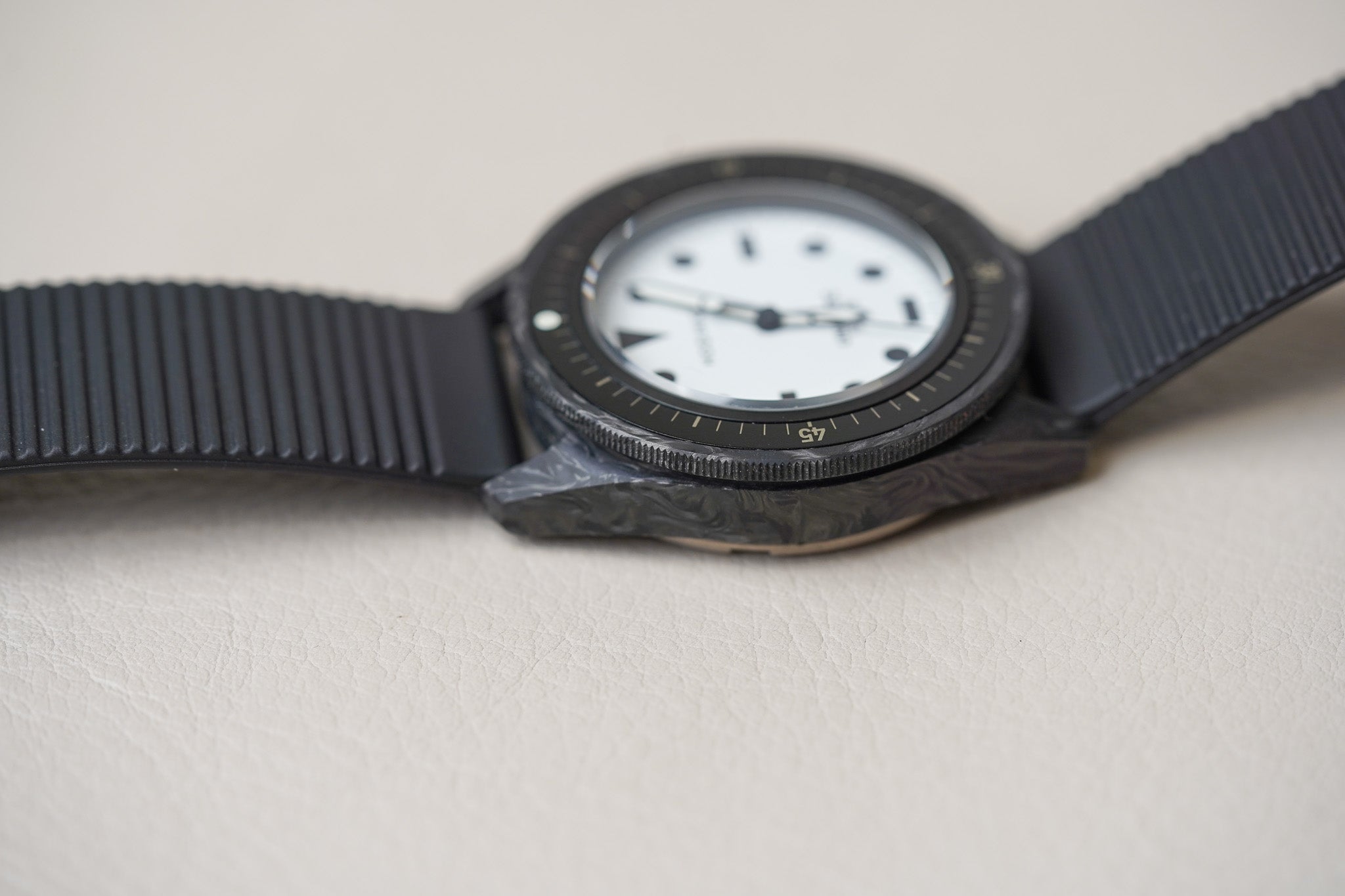 Unimatic x Hodinkee Modello Uno Carbon U1S-C-H
