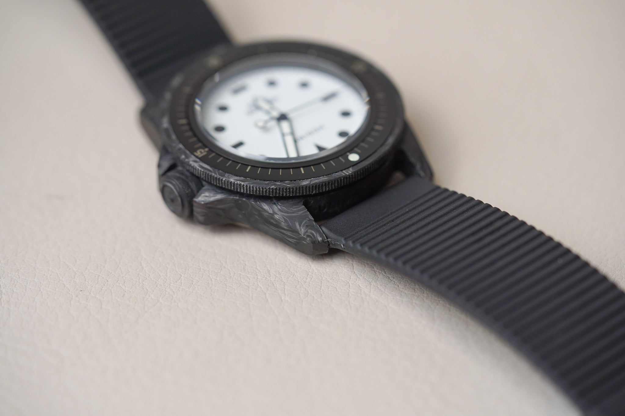 Unimatic x Hodinkee Modello Uno Carbon U1S-C-H
