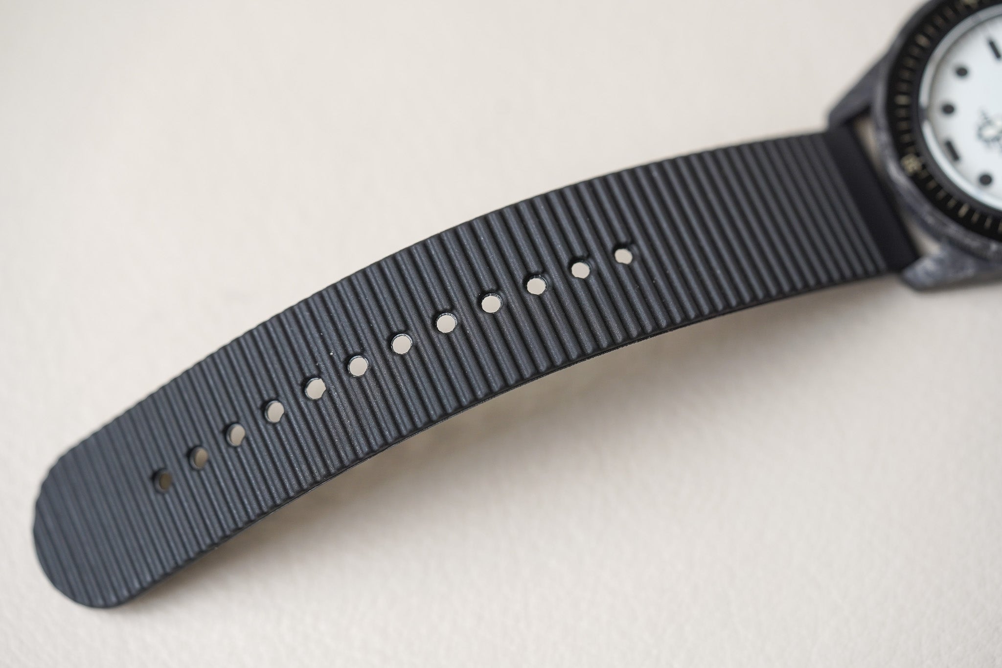 Unimatic x Hodinkee Modello Uno Carbon U1S-C-H