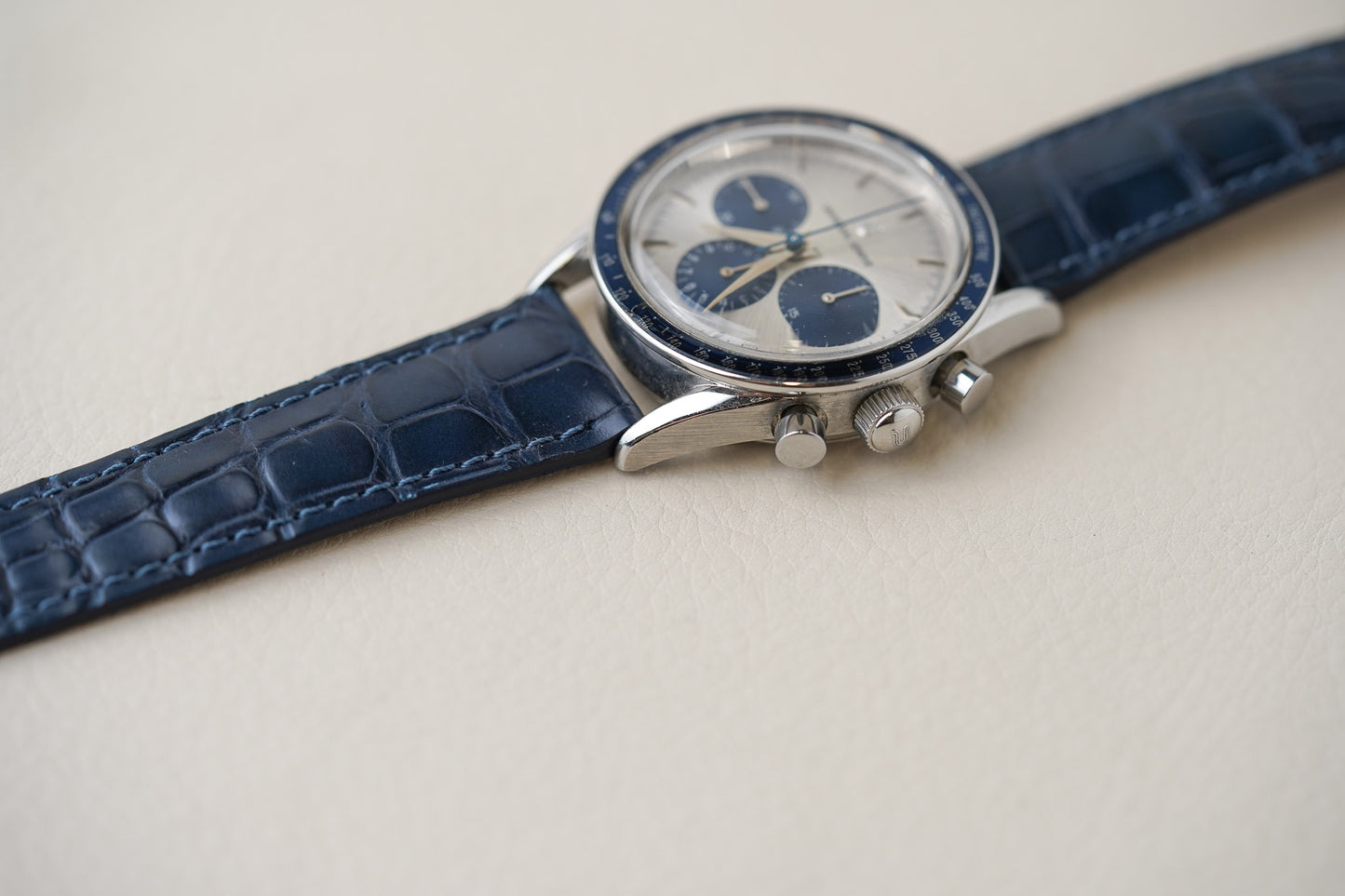 Universal Geneve Blue Compax Ref 884.495 "Baby Nina"