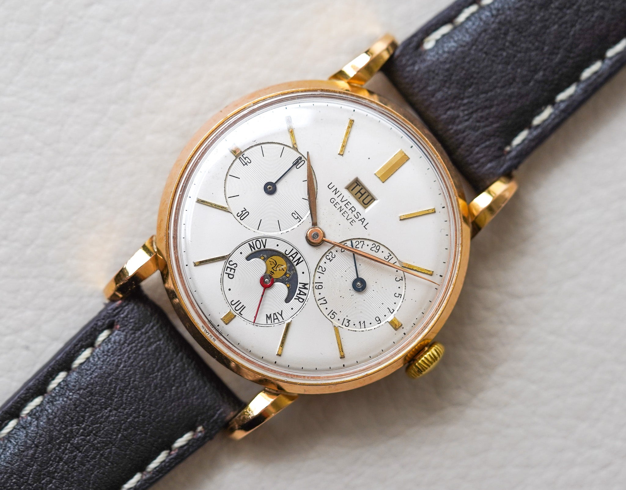 Universal Genève Triple Calendar Moonphase 18k Yellow Gold 11305