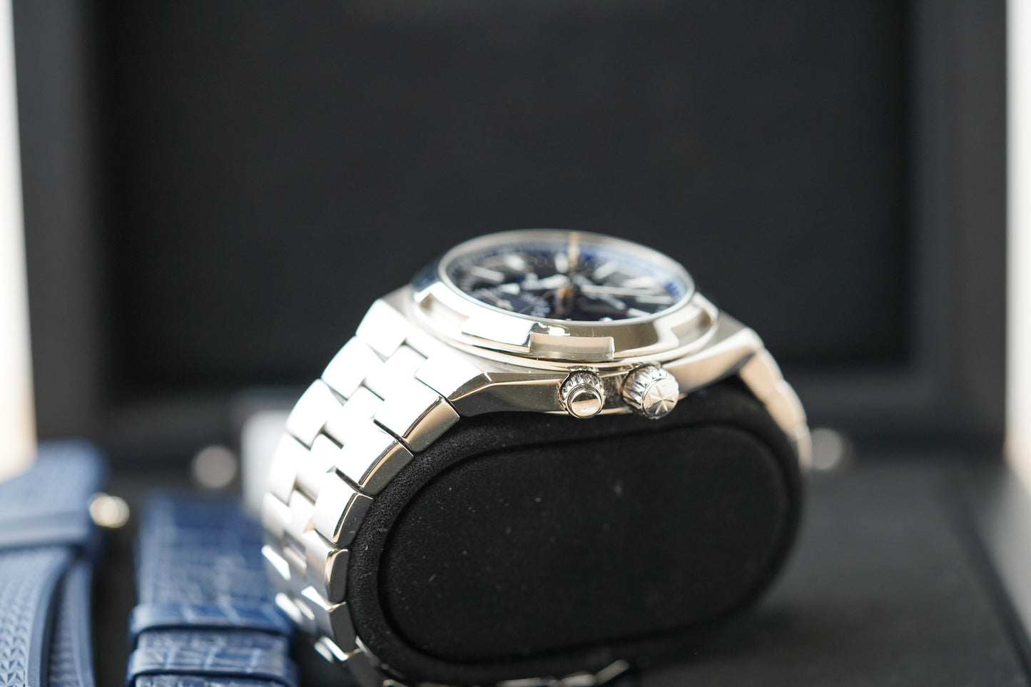 Vacheron Constantin Overseas Dualtime 4900V/110A-B334