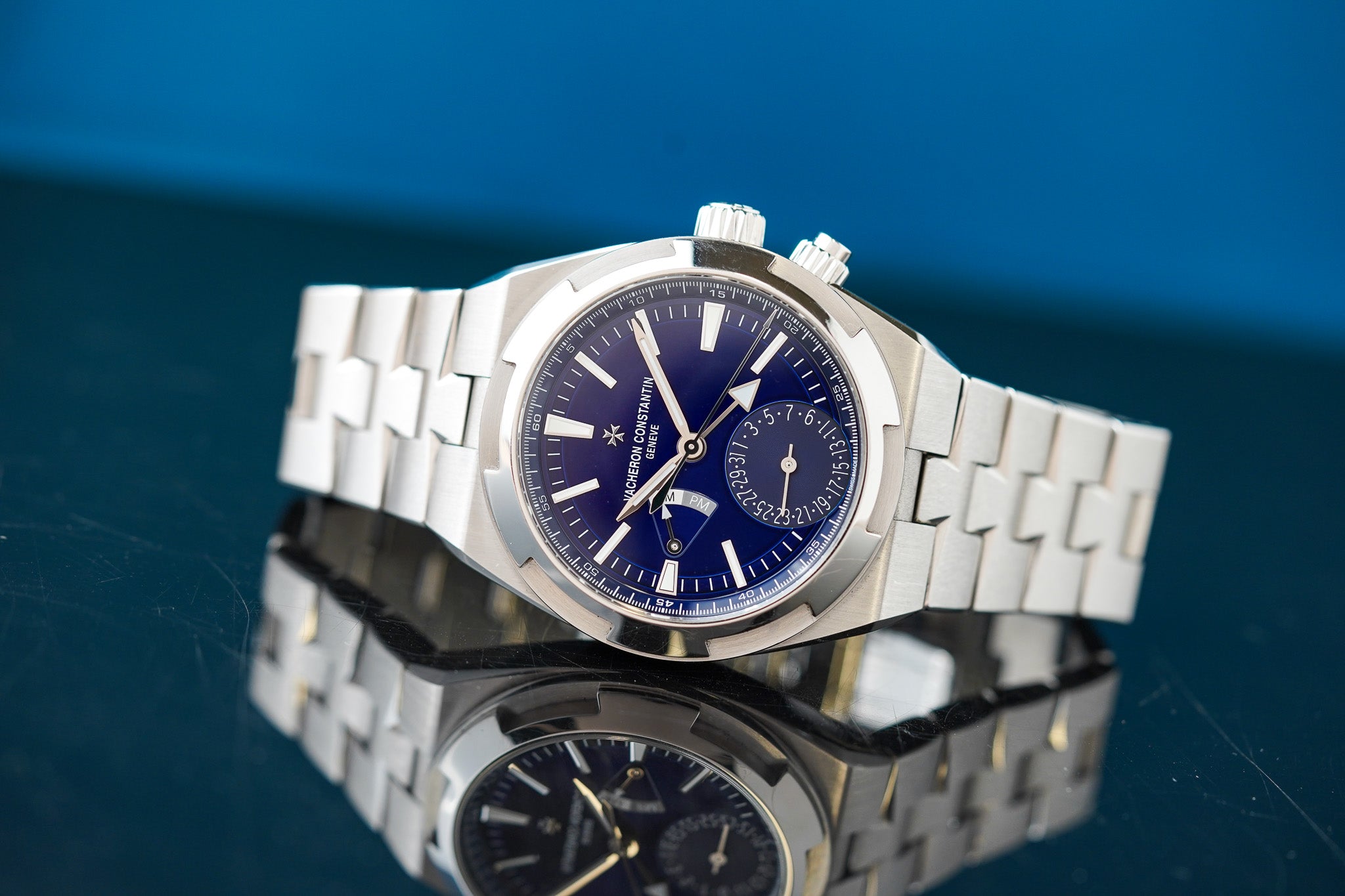 Vacheron Constantin Overseas Dualtime 4900V/110A-B334 – Belmont