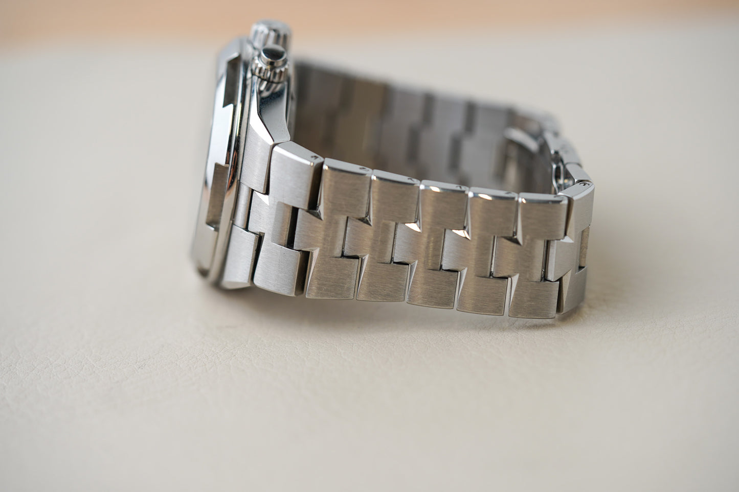 Vacheron Constantin Overseas Dualtime 4900V/110A-B334