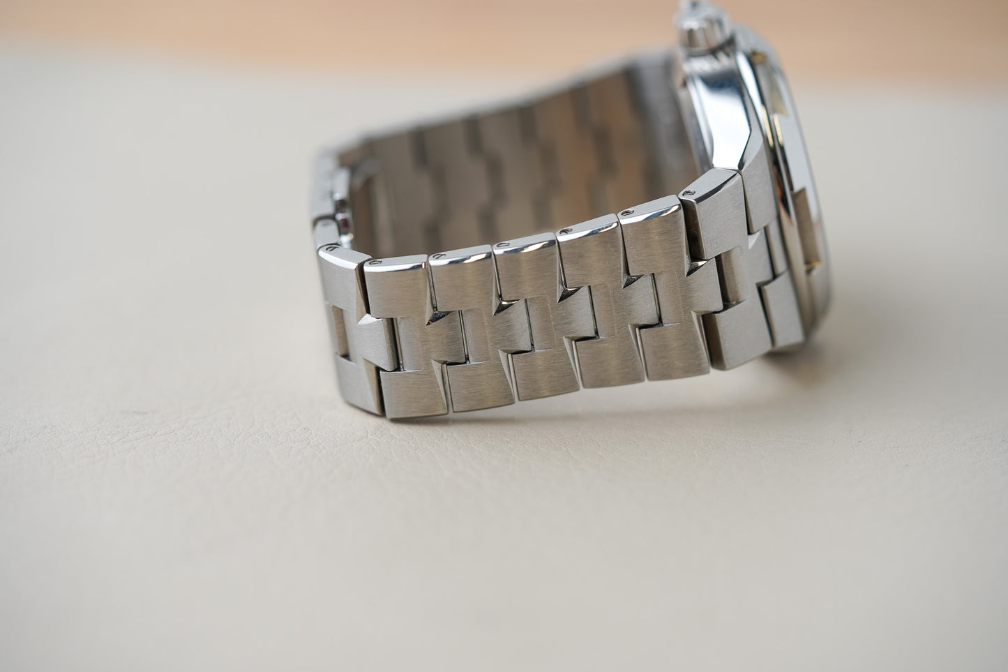 Vacheron Constantin Overseas Dualtime 4900V/110A-B334