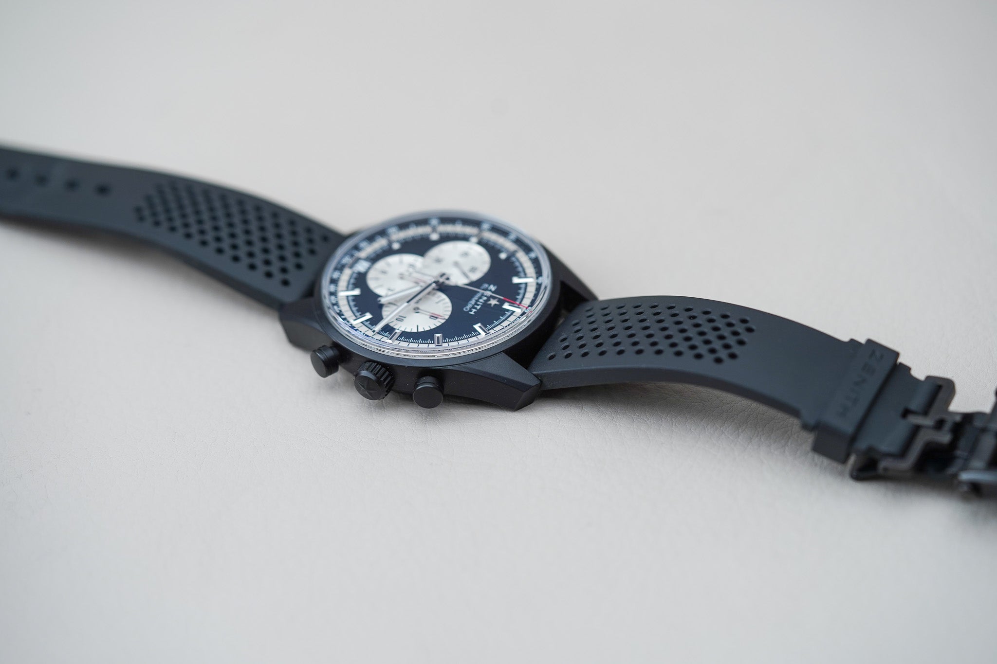 Zenith Chronomaster El Primero 42 Aluminum Black 24.2041.400/21.R576