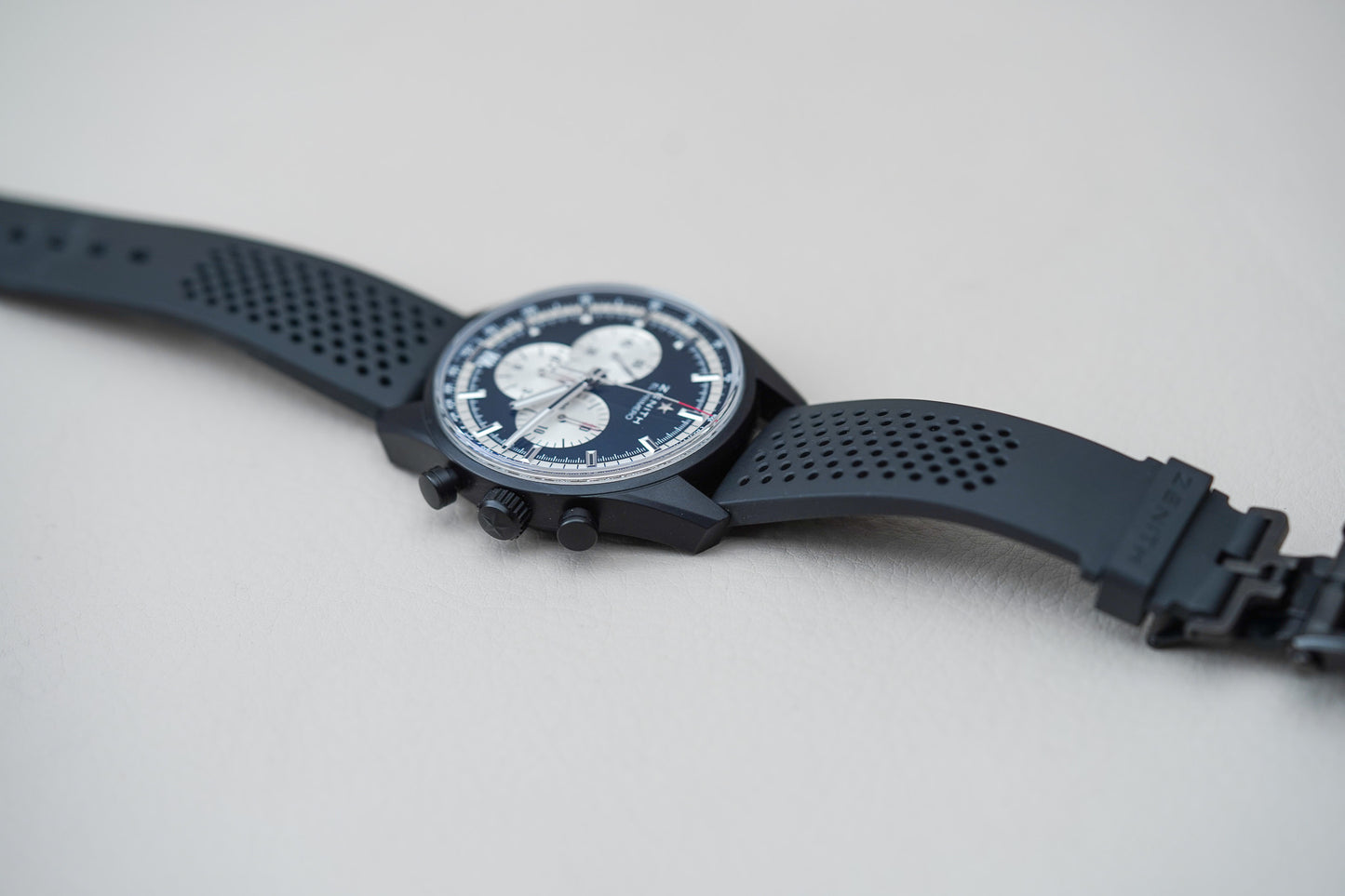 Zenith Chronomaster El Primero 42 Aluminum Black 24.2041.400/21.R576