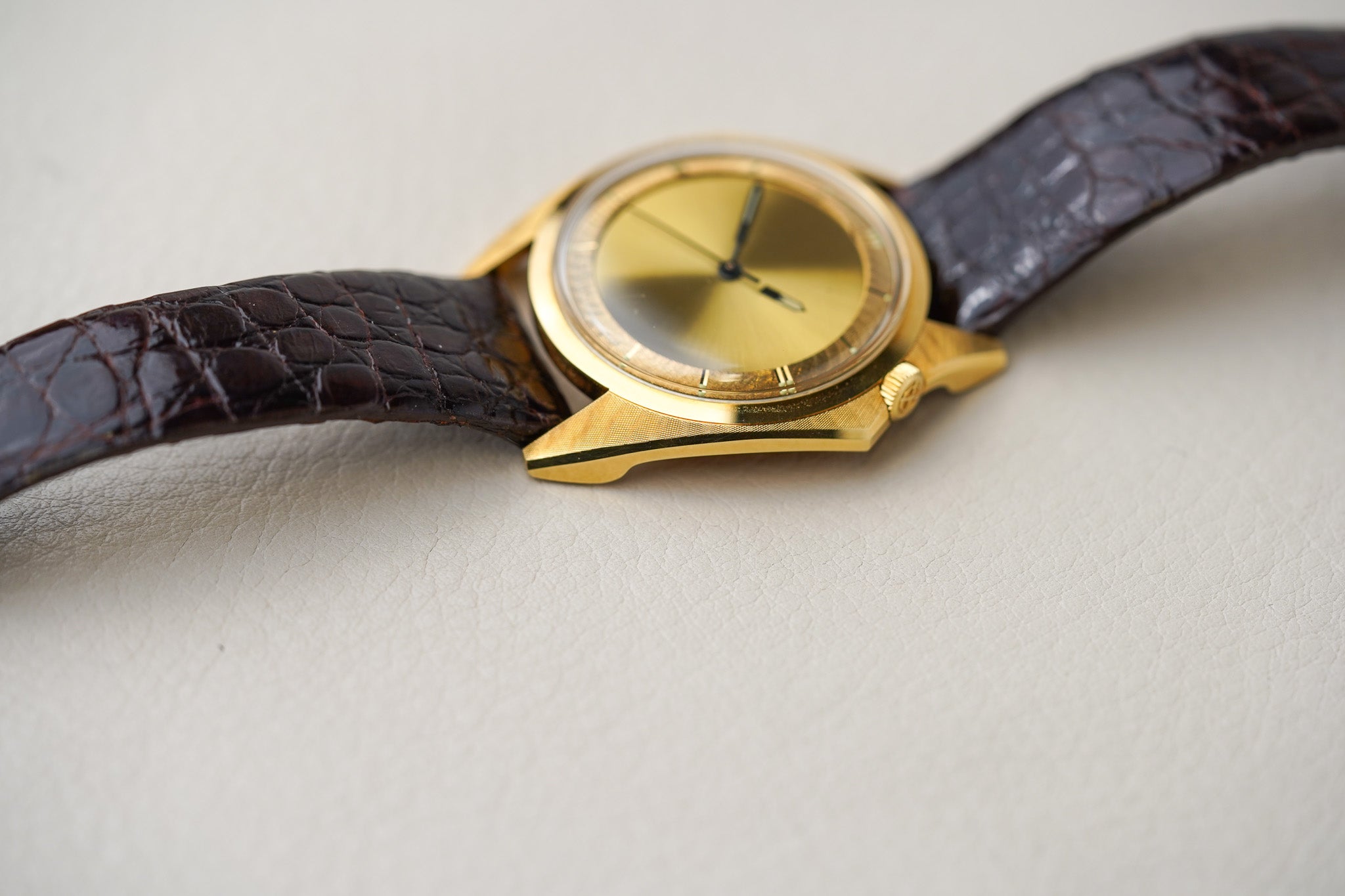 1970's Zodiac Olympos Mystery Dial Florentine Manta Ray 18k YG