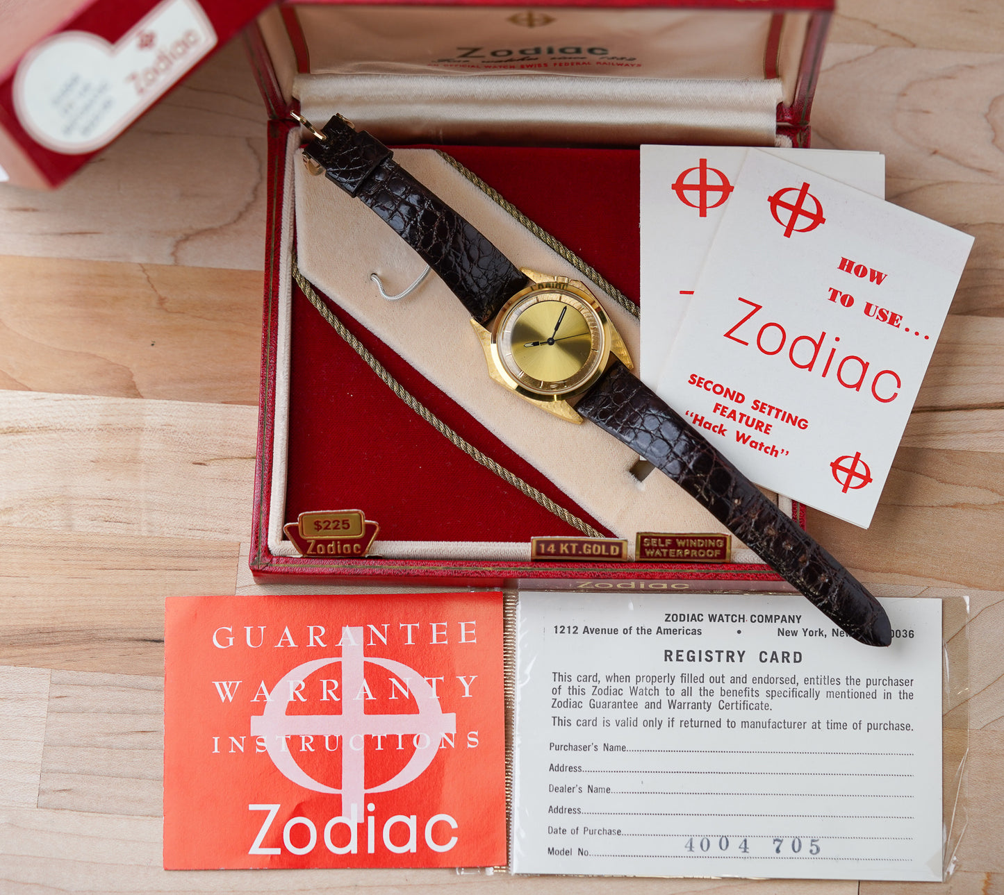 1970's Zodiac Olympos Mystery Dial Florentine Manta Ray 18k YG 4004 705