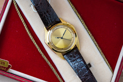 1970's Zodiac Olympos Mystery Dial Florentine Manta Ray 18k YG 4004 705