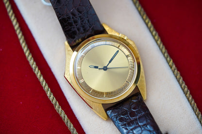 1970's Zodiac Olympos Mystery Dial Florentine Manta Ray 18k YG 4004 705