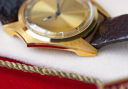 1970's Zodiac Olympos Mystery Dial Florentine Manta Ray 18k YG 4004 705