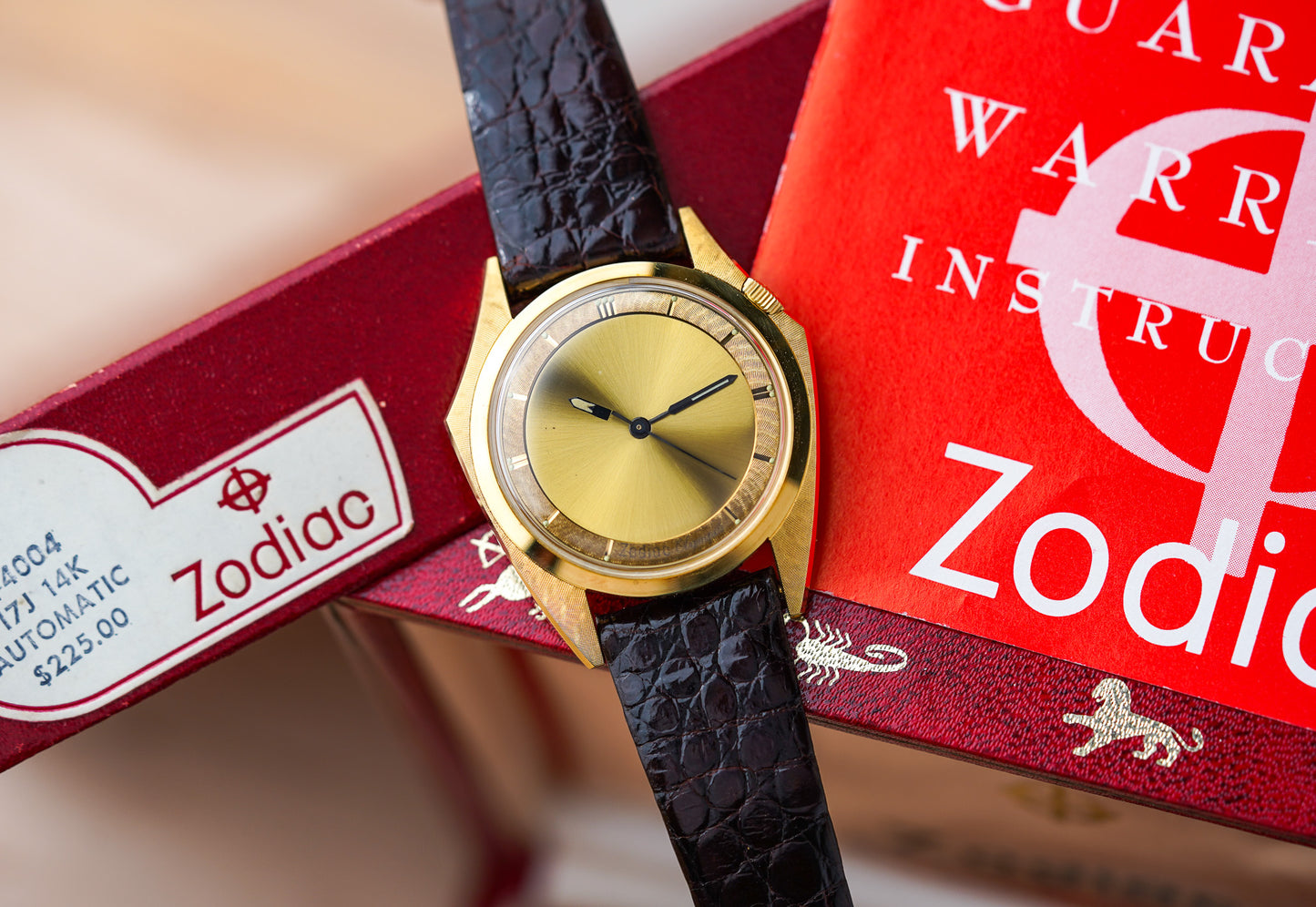 1970's Zodiac Olympos Mystery Dial Florentine Manta Ray 18k YG 4004 705