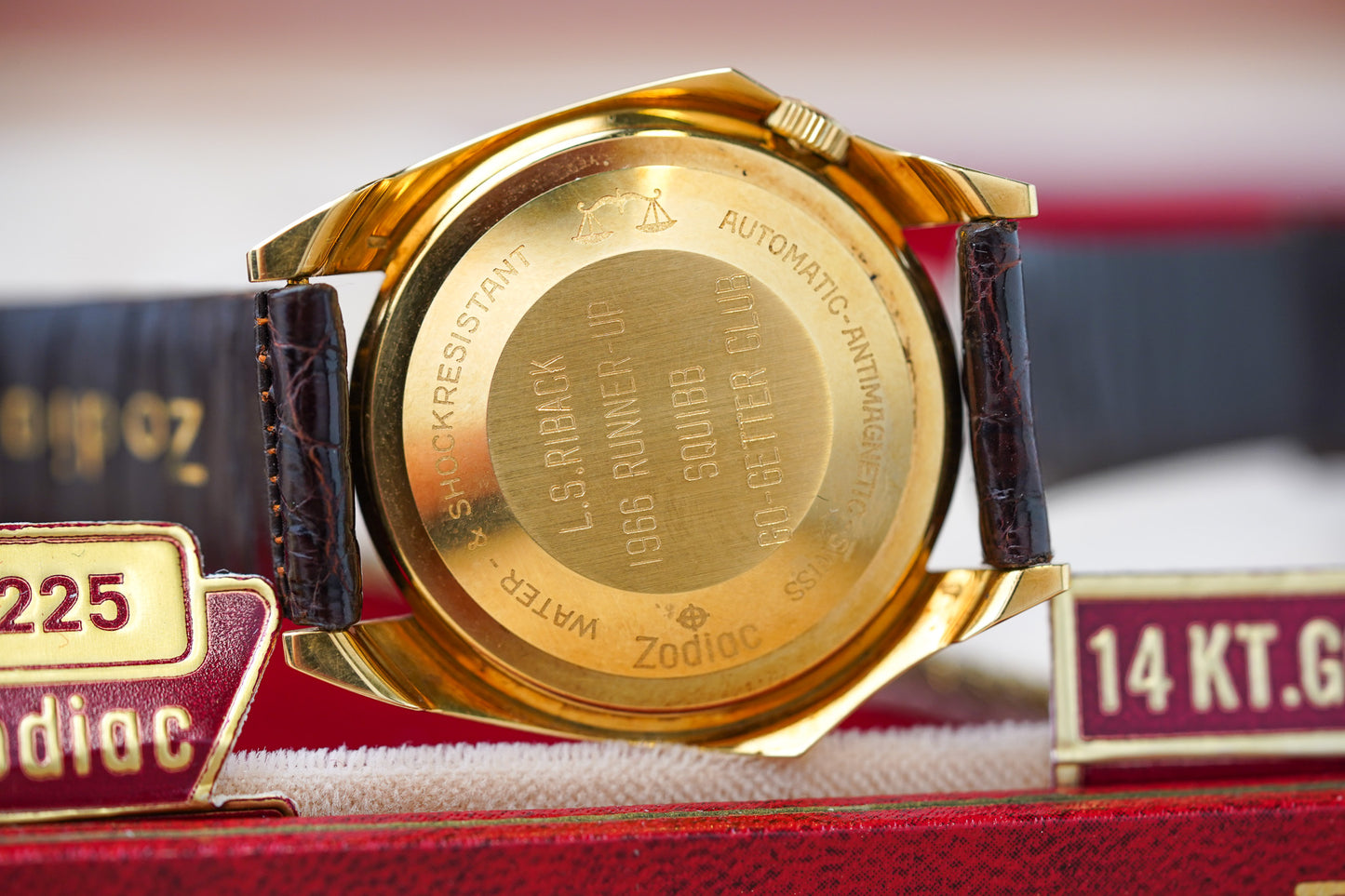 1970's Zodiac Olympos Mystery Dial Florentine Manta Ray 18k YG 4004 705