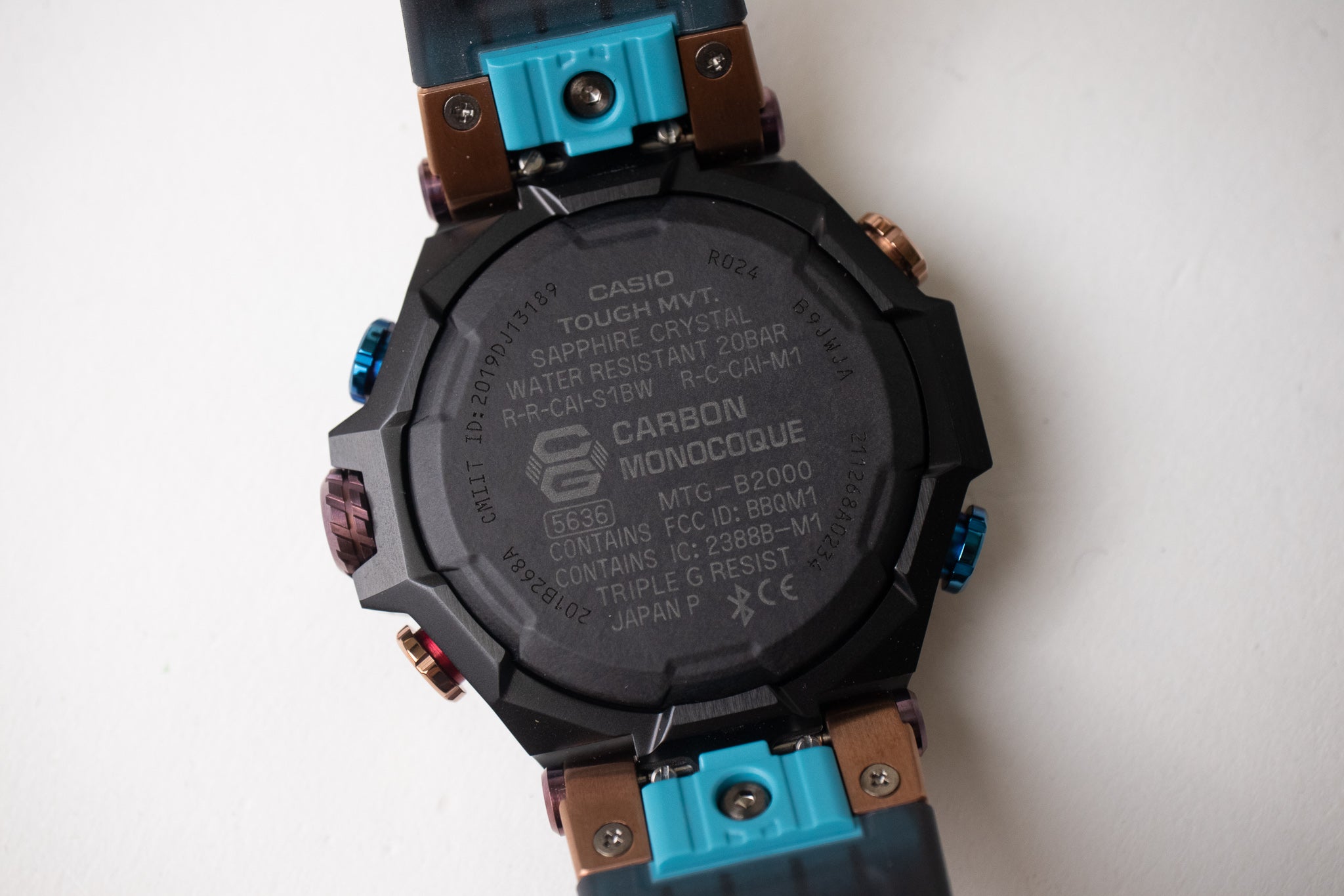 時計 CASIO G-SHOCK MTG-B2000XMG-1AJR G-Shock MTG-B2000XMG-1A with multicolor carbon bezel is inspired