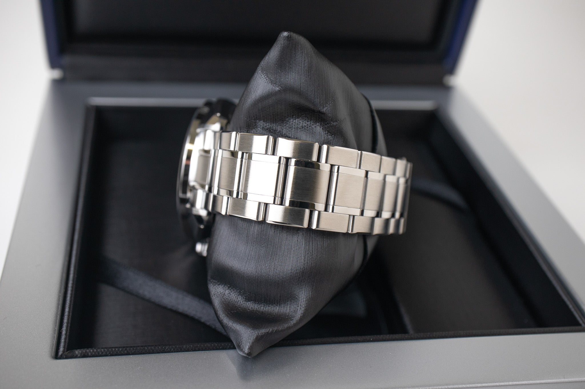 Grand Seiko SBGJ231 'Midnight Iwate
