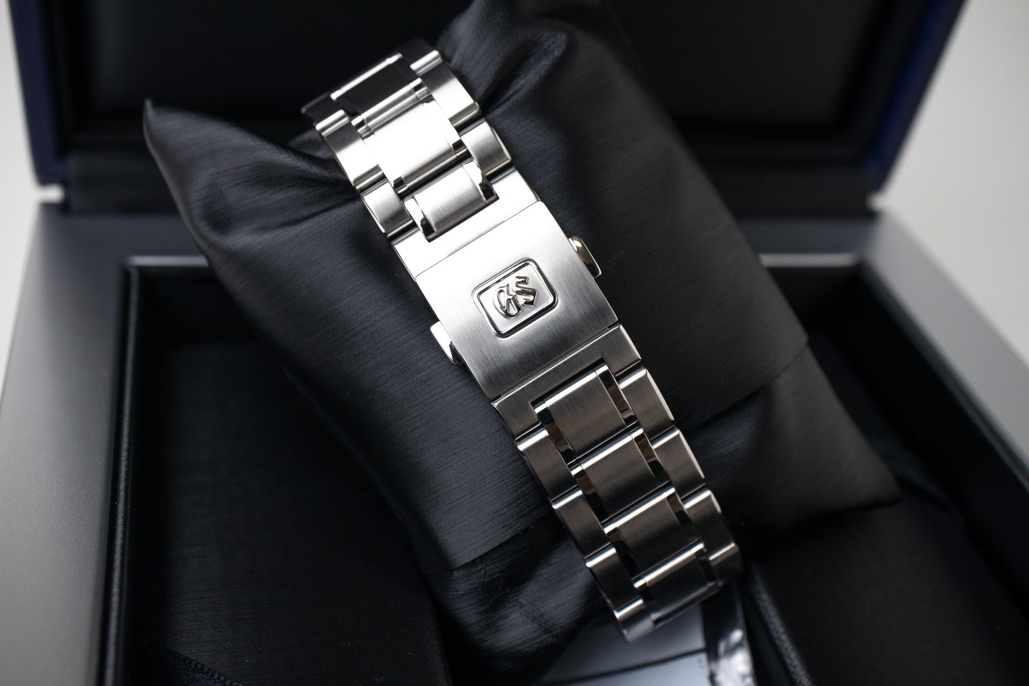 Grand Seiko SBGJ231 'Midnight Iwate