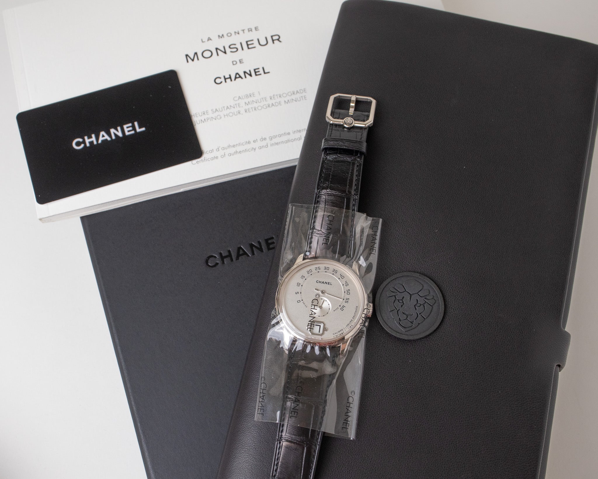 Chanel Monsieur (H4800) Jump Hour; 18k Beige-Gold (Full Kit)