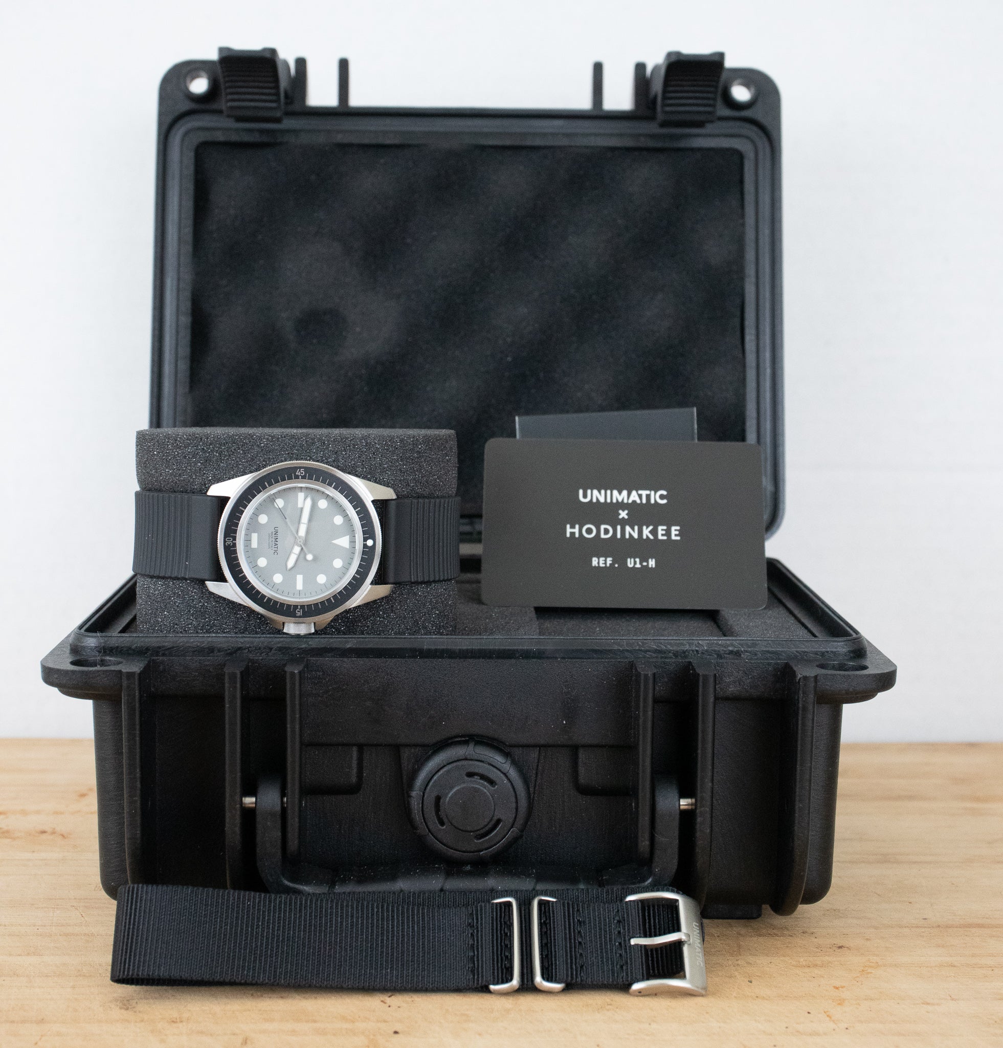 Unimatic Modello Uno U1-H Limited Edition For Hodinkee