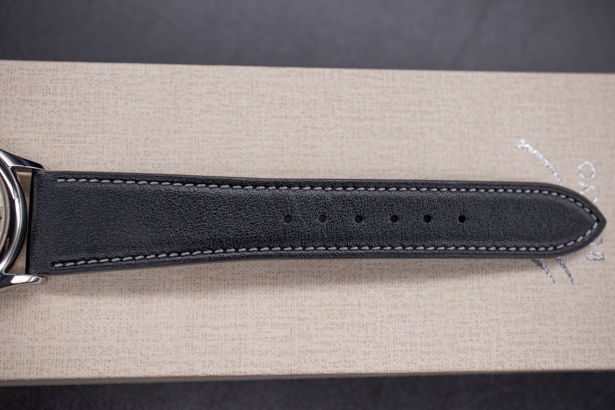Kurono Tokyo Eggshell