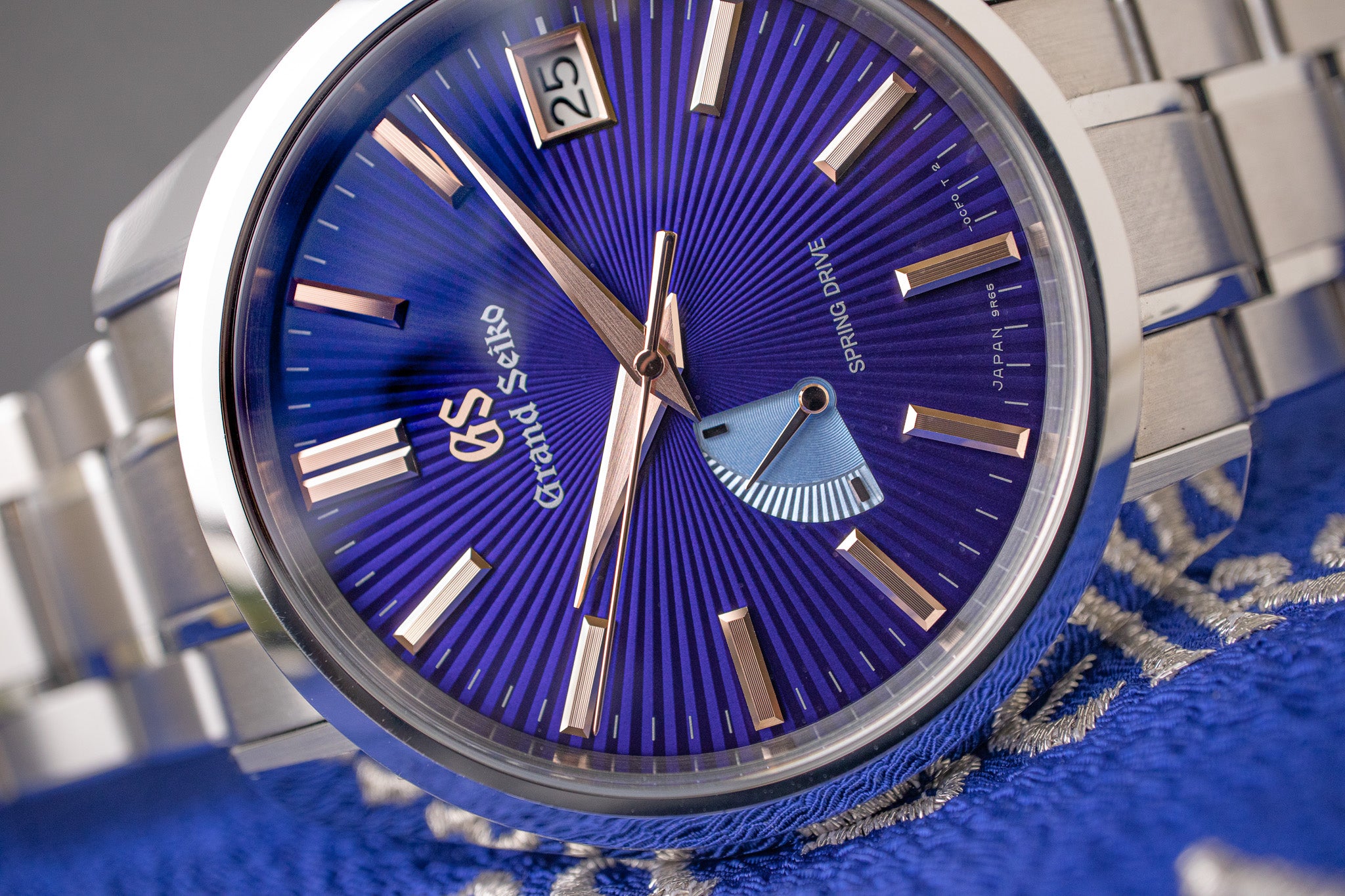 Grand Seiko ルーペ 青 Grand Seiko SBGA447 “Dusk Ginza” – Belmont Watches