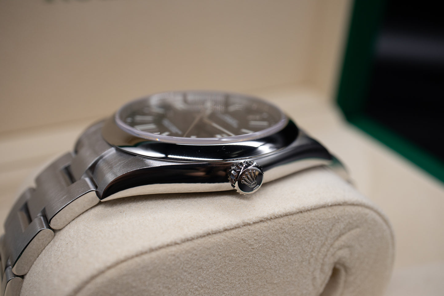 Pre-Owned: Rolex Oyster Perpetual 124300