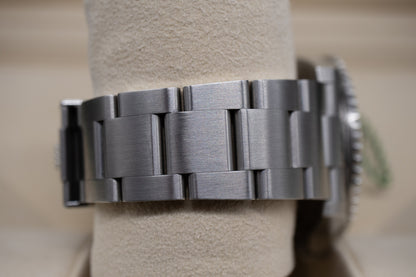 Pre-Owned Rolex Submariner No Date 124060