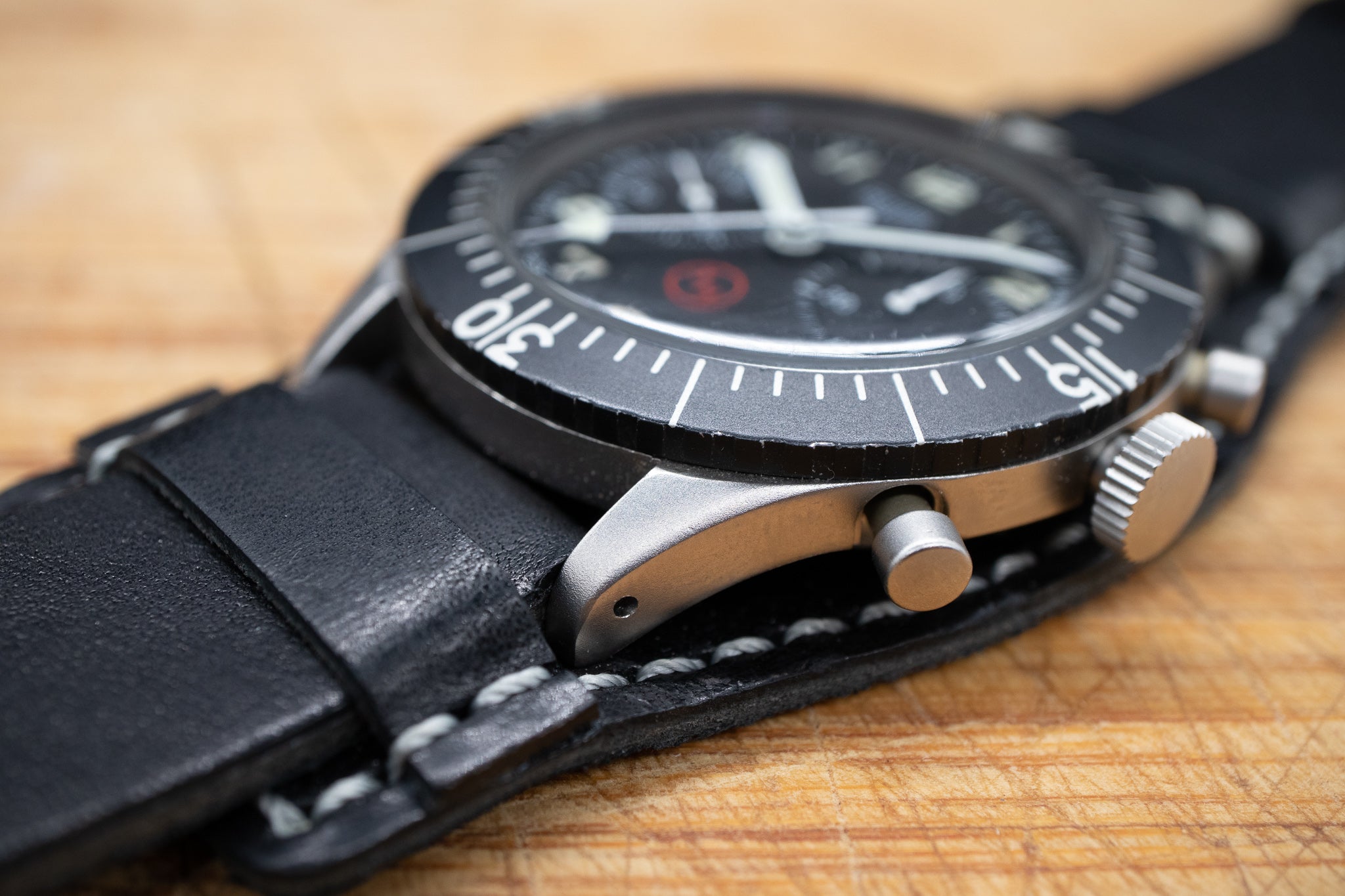 Pre-Owned Heuer Bundeswehr Bund 1550 SG (3H/T)