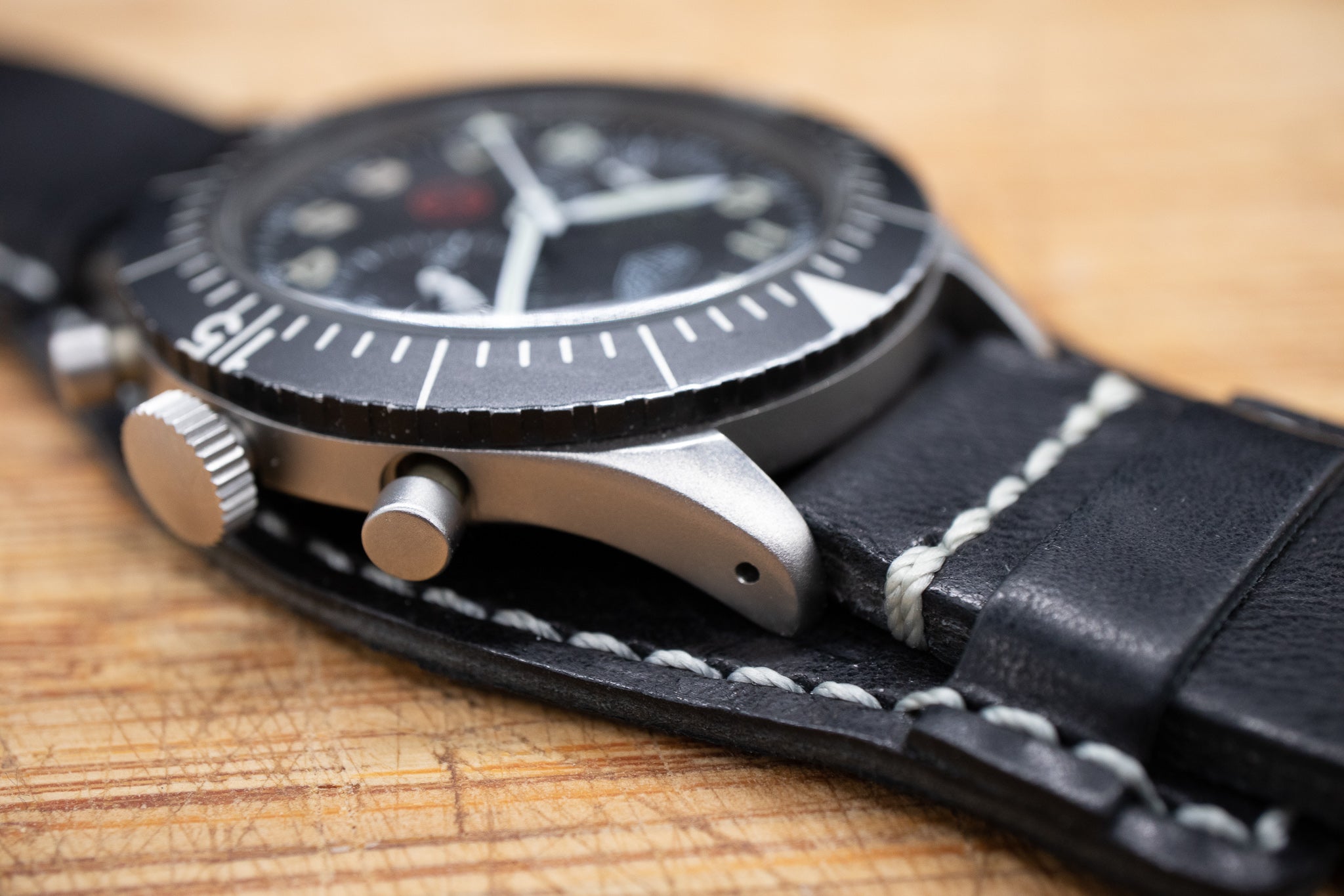 Pre-Owned Heuer Bundeswehr Bund 1550 SG (3H/T)