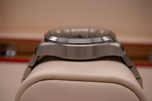Pre-Owned Omega Railmaster