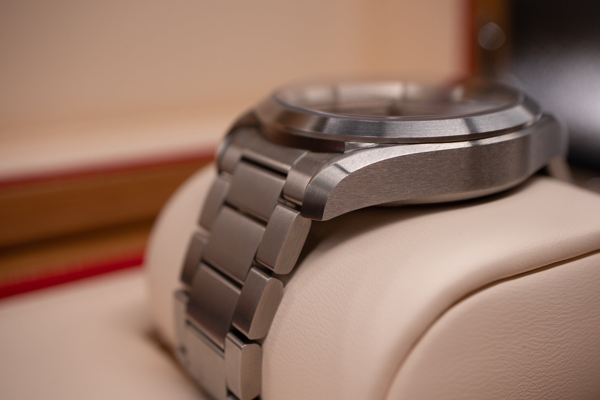 Pre-Owned Omega Railmaster