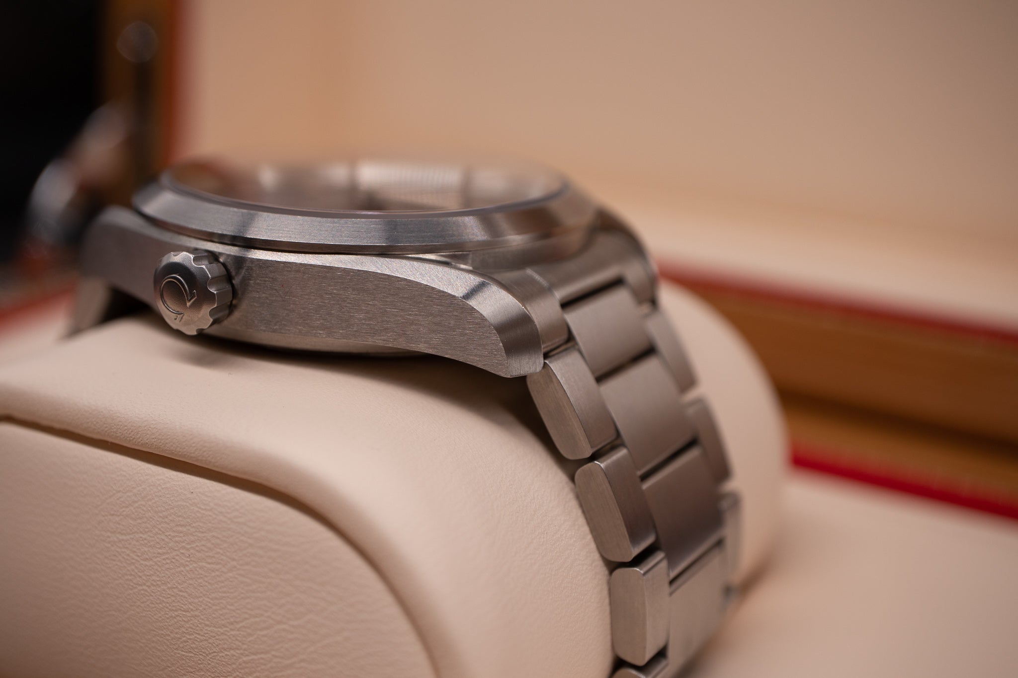 Pre-Owned Omega Railmaster