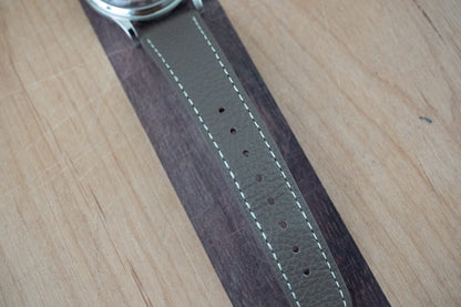 Pre-Owned: Furlan Marri Havana Salmon Dial 1031-A