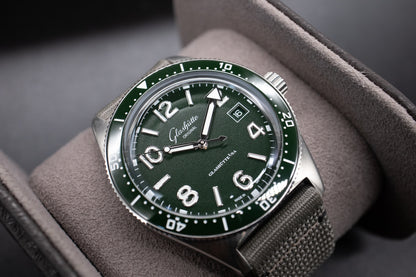 Pre-Owned Glashutte Original SeaQ 1-39-11-13-83-34 Green