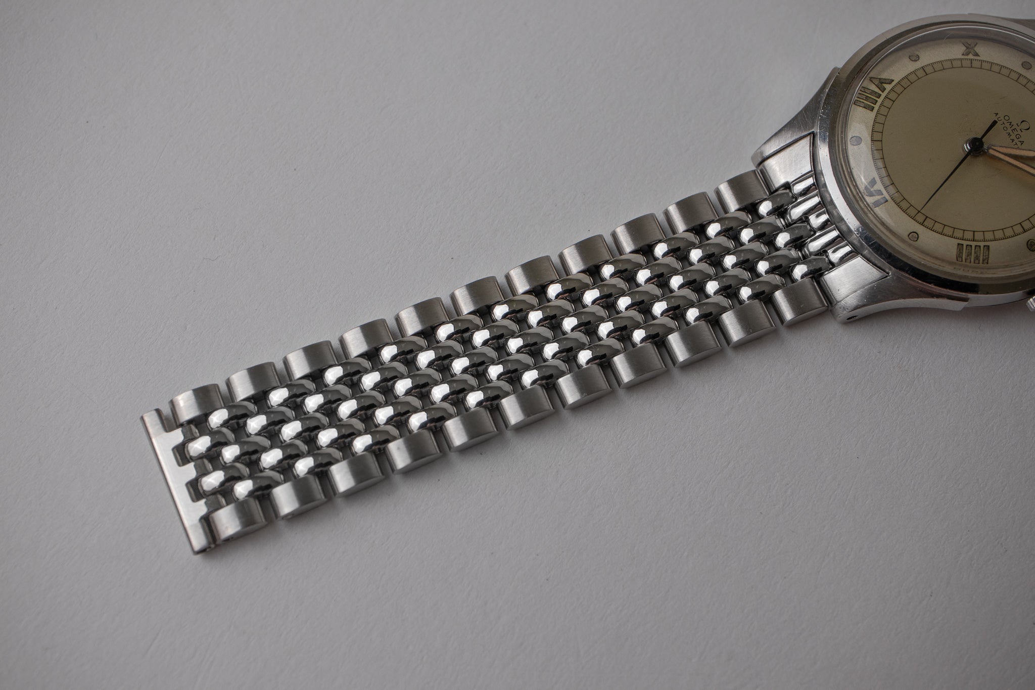 Omega 2438 - 1