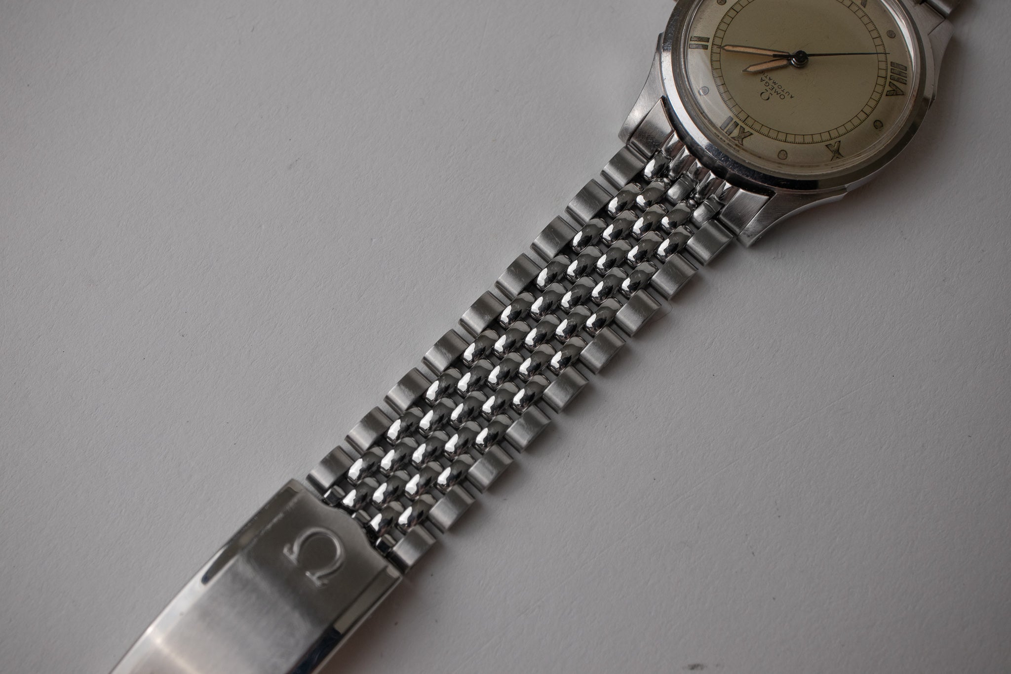 Omega 2438 - 1