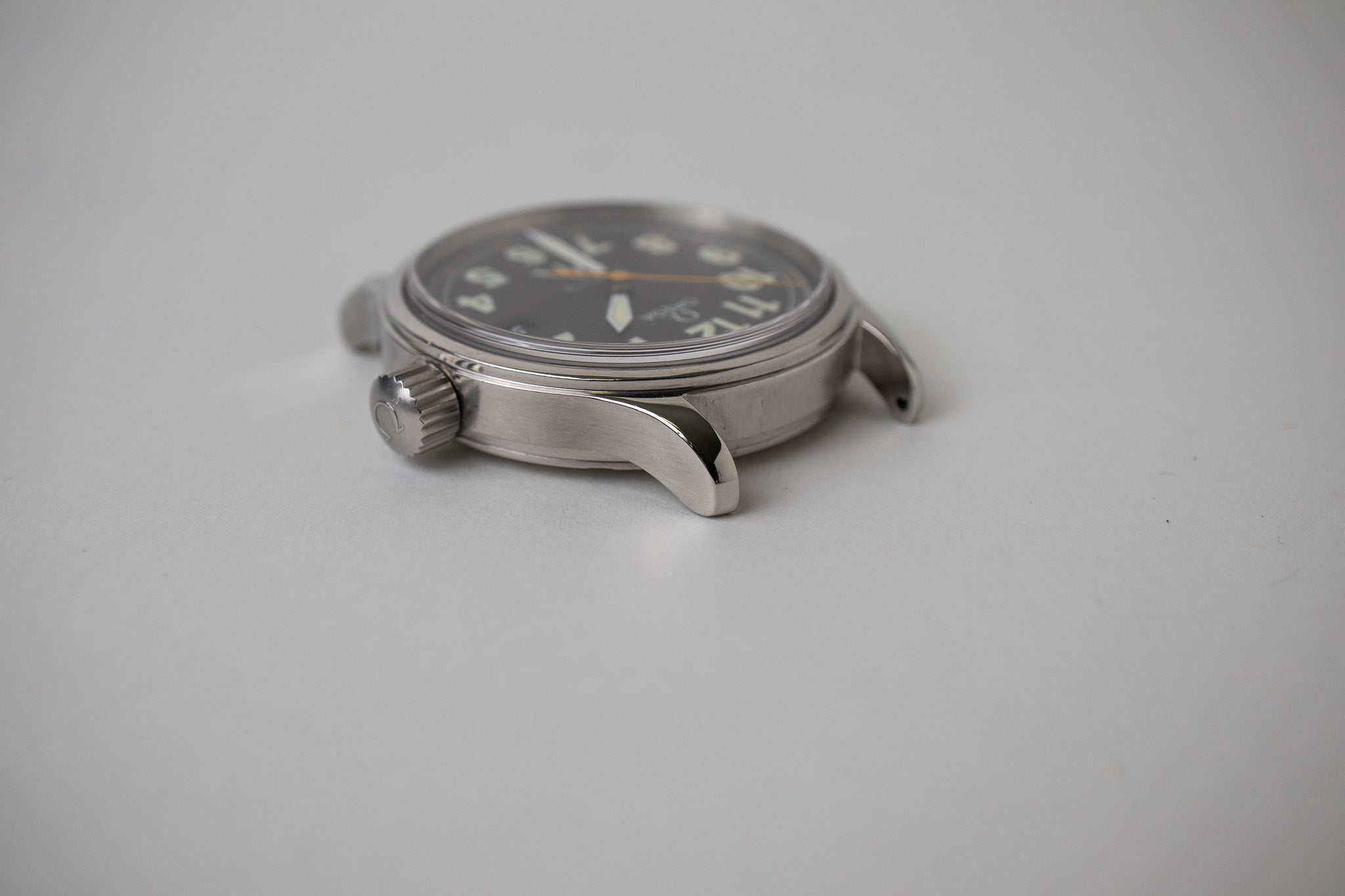 Omega Dynamic 5202.51.00 Broad arrow