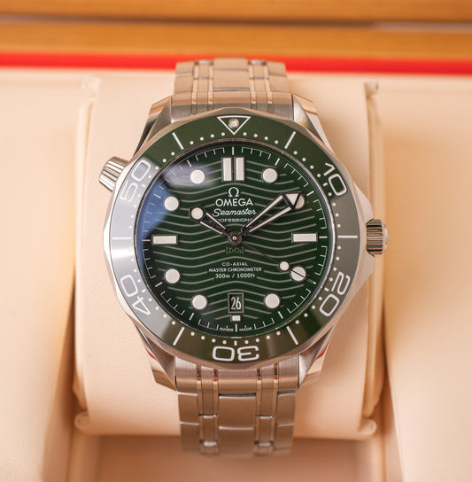 Omega Seamaster 300M Green 210.30.42.20.10.001