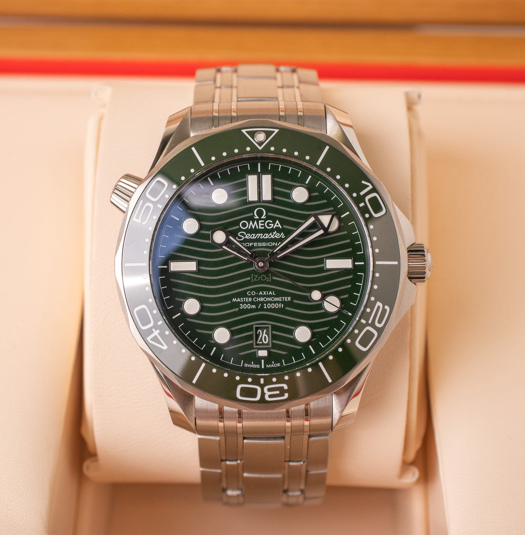 Omega Seamaster 300M Green 210.30.42.20.10.001