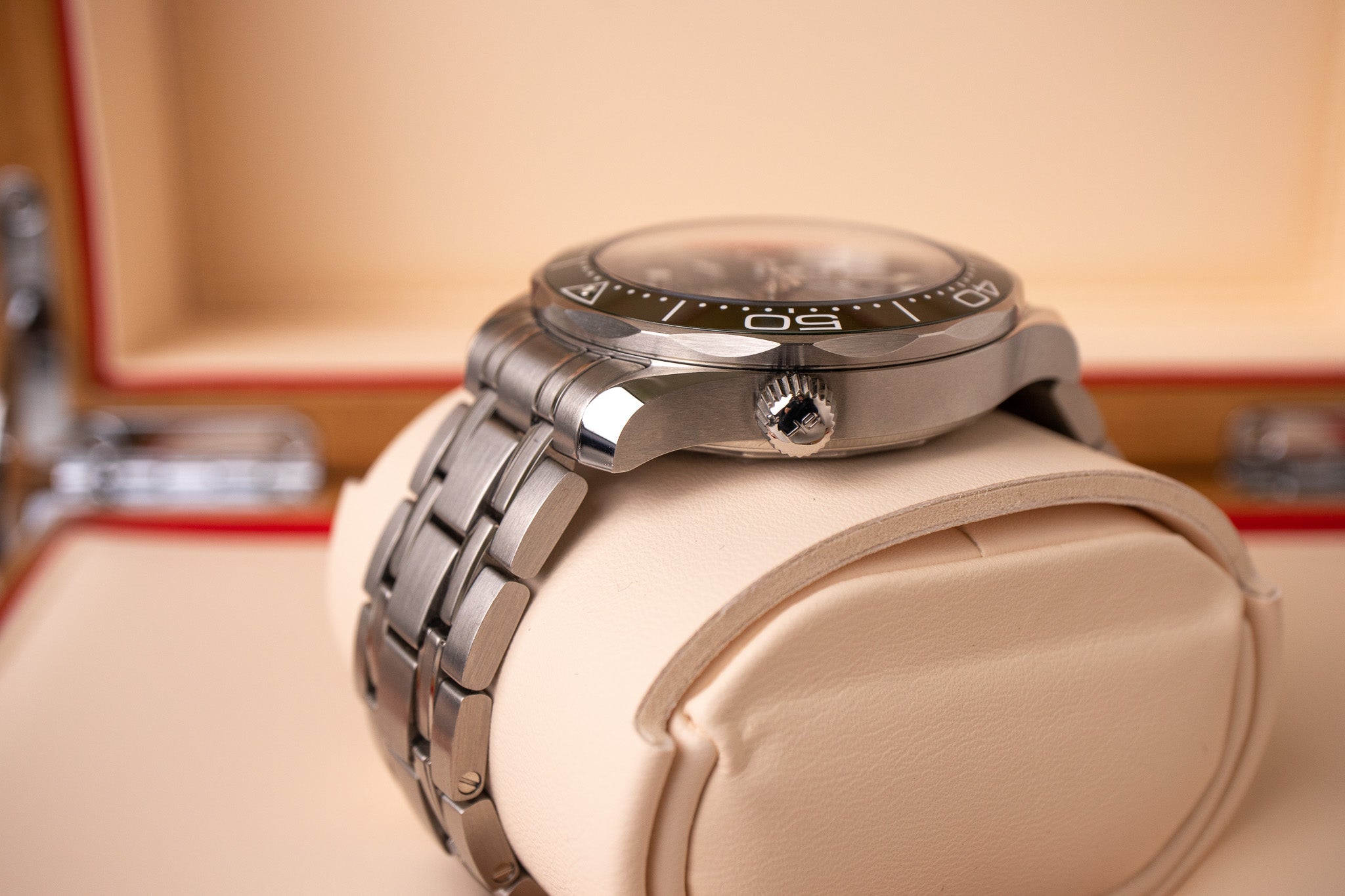Omega Seamaster 300M Green 210.30.42.20.10.001