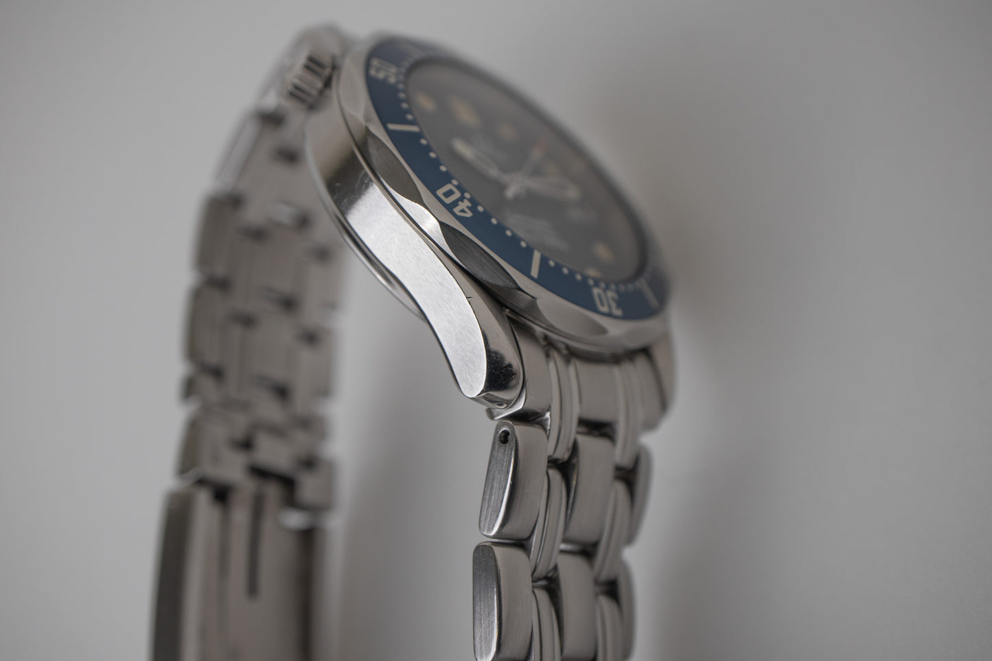 Omega Seamaster Midsize 2561.80