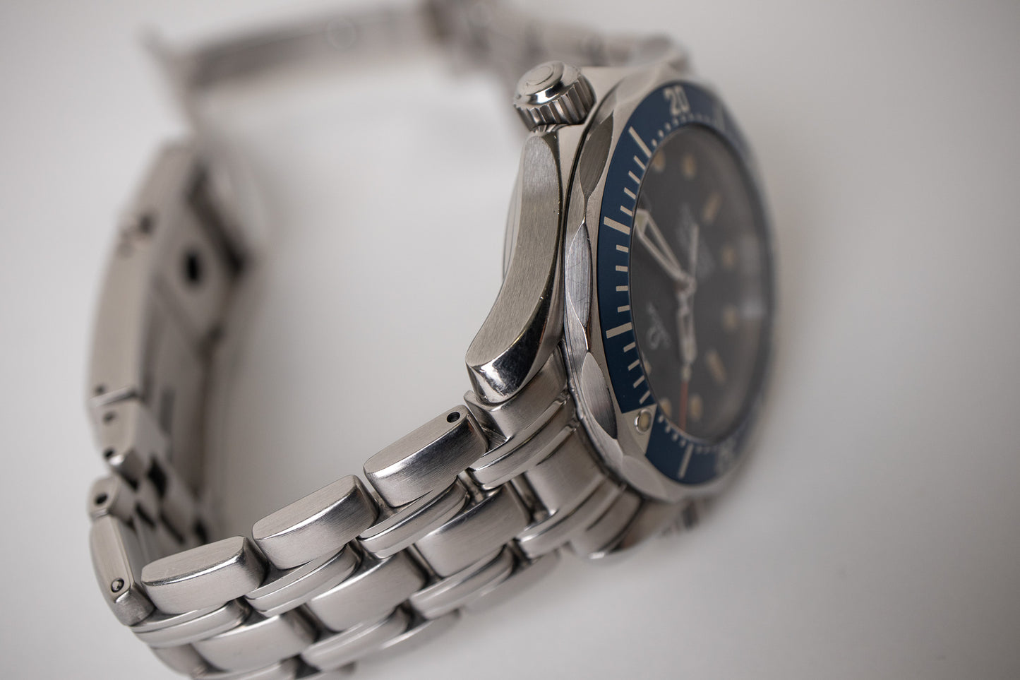 Omega Seamaster Midsize 2561.80