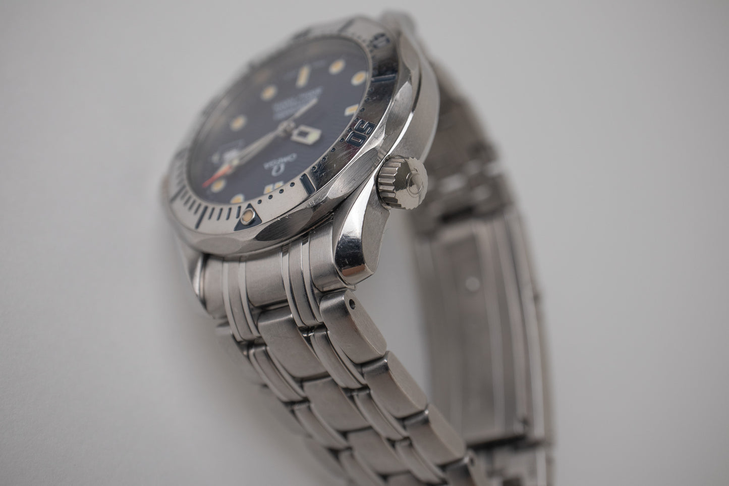 Omega Seamaster Midsize 2562.80