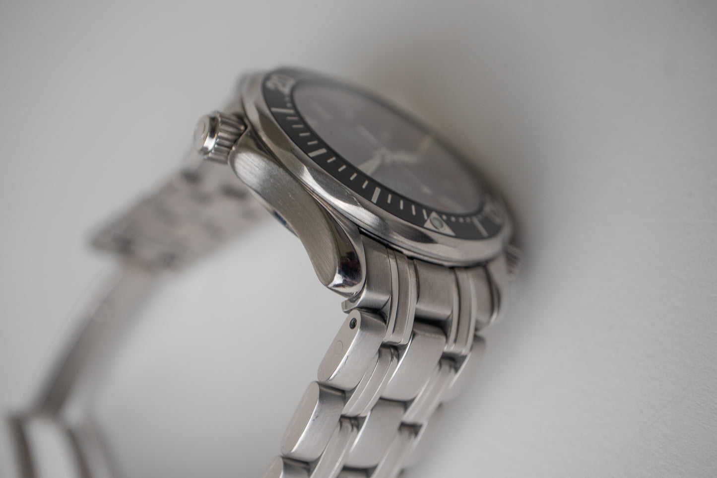 Omega Seamaster Quartz James Bond Midsize 2262.50