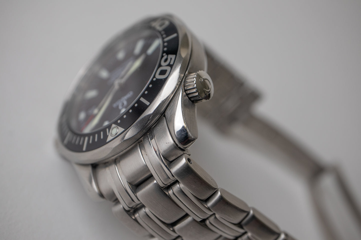 Omega Seamaster Quartz James Bond Midsize 2262.50