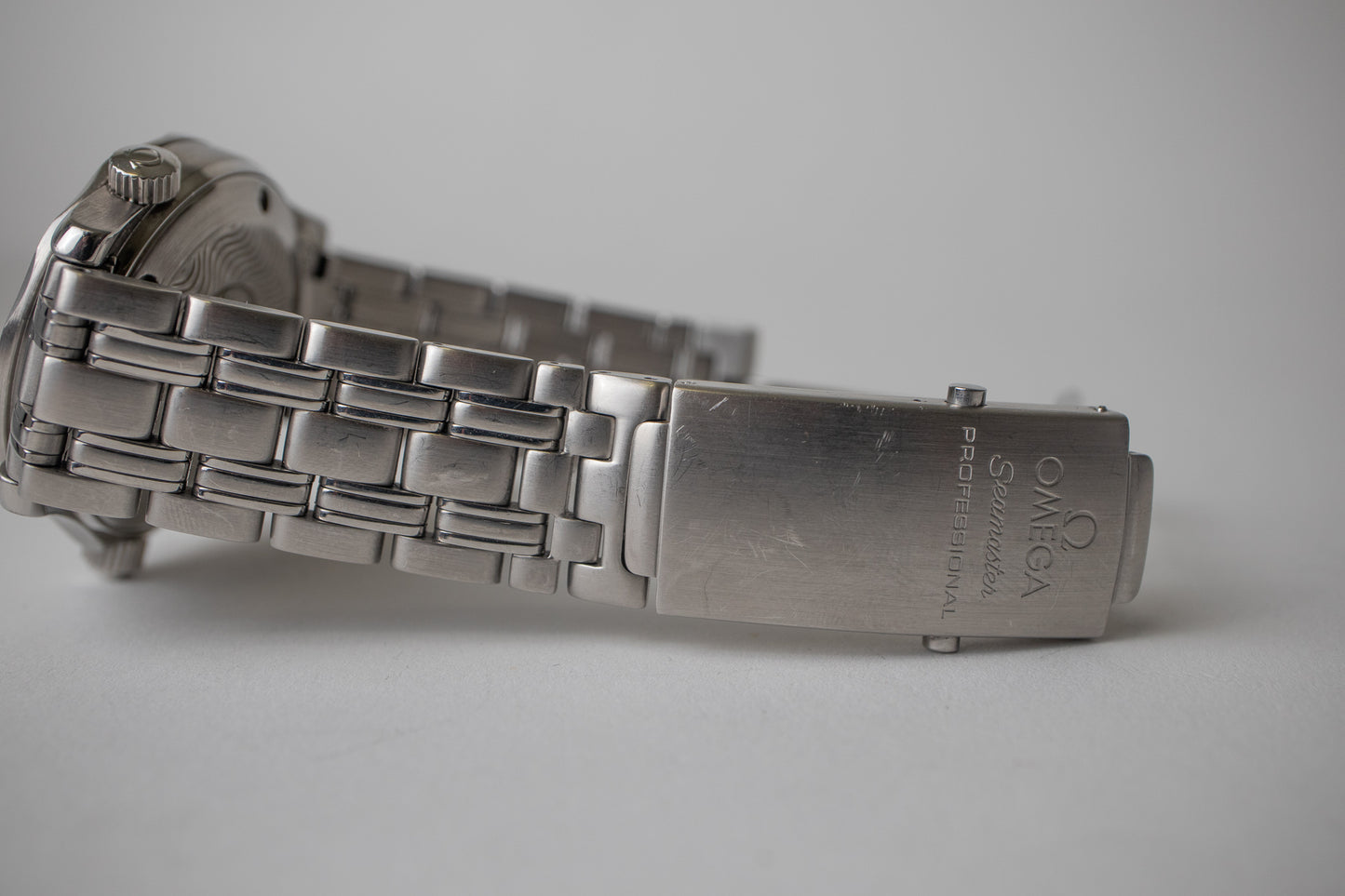 Omega Seamaster Quartz James Bond Midsize 2262.50