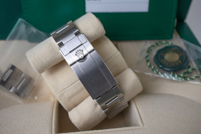 Rolex Explorer I 214270