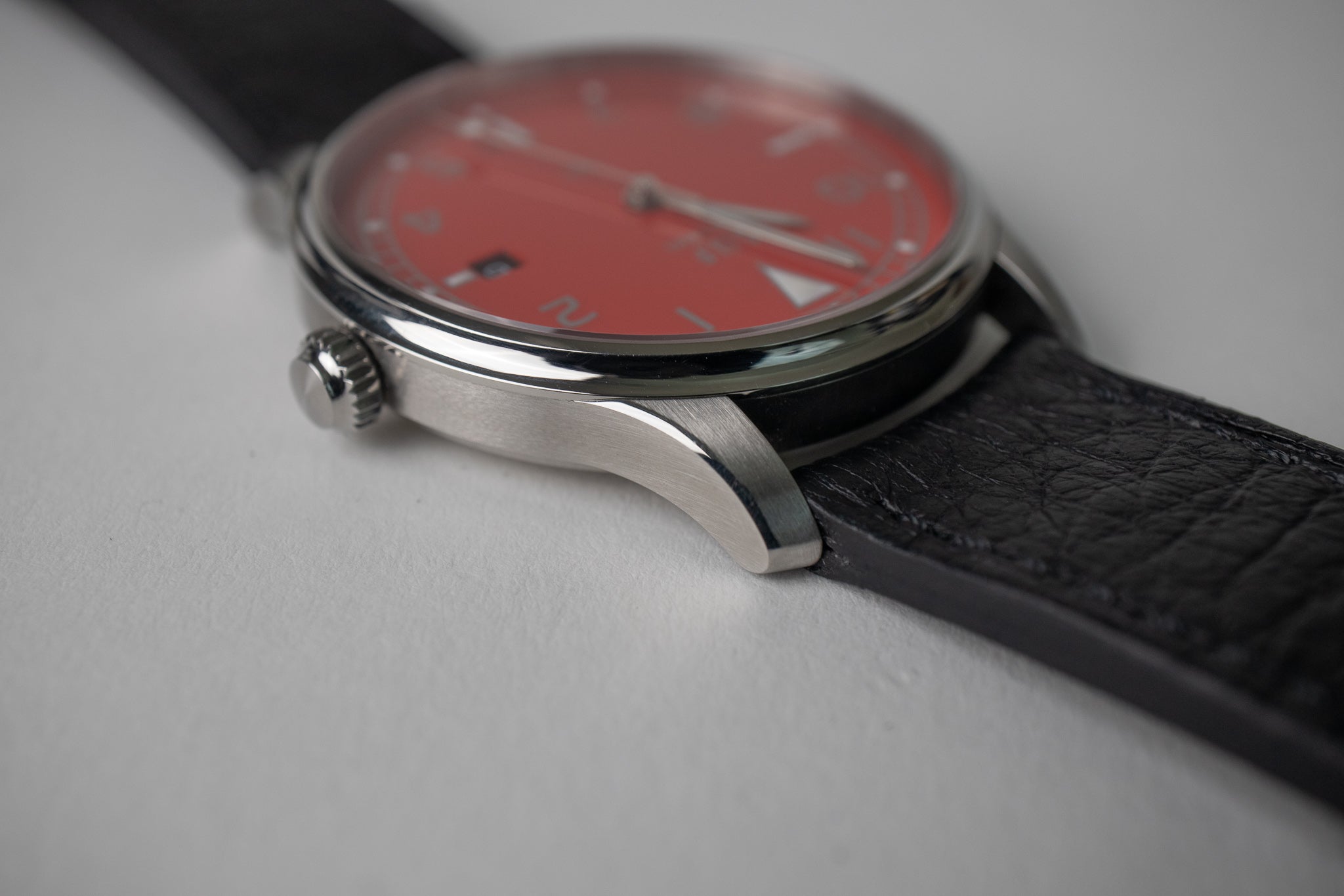 SUF Helsinki 180 Red Dial